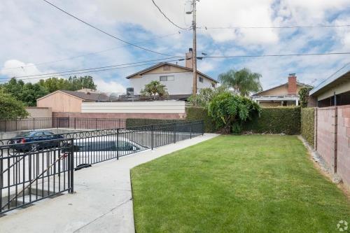 7929 Stewart & Gray Rd, Downey, CA 90241