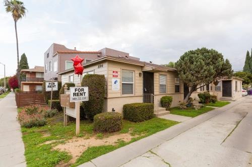 1094 Cherry Ave, Long Beach, CA 90813